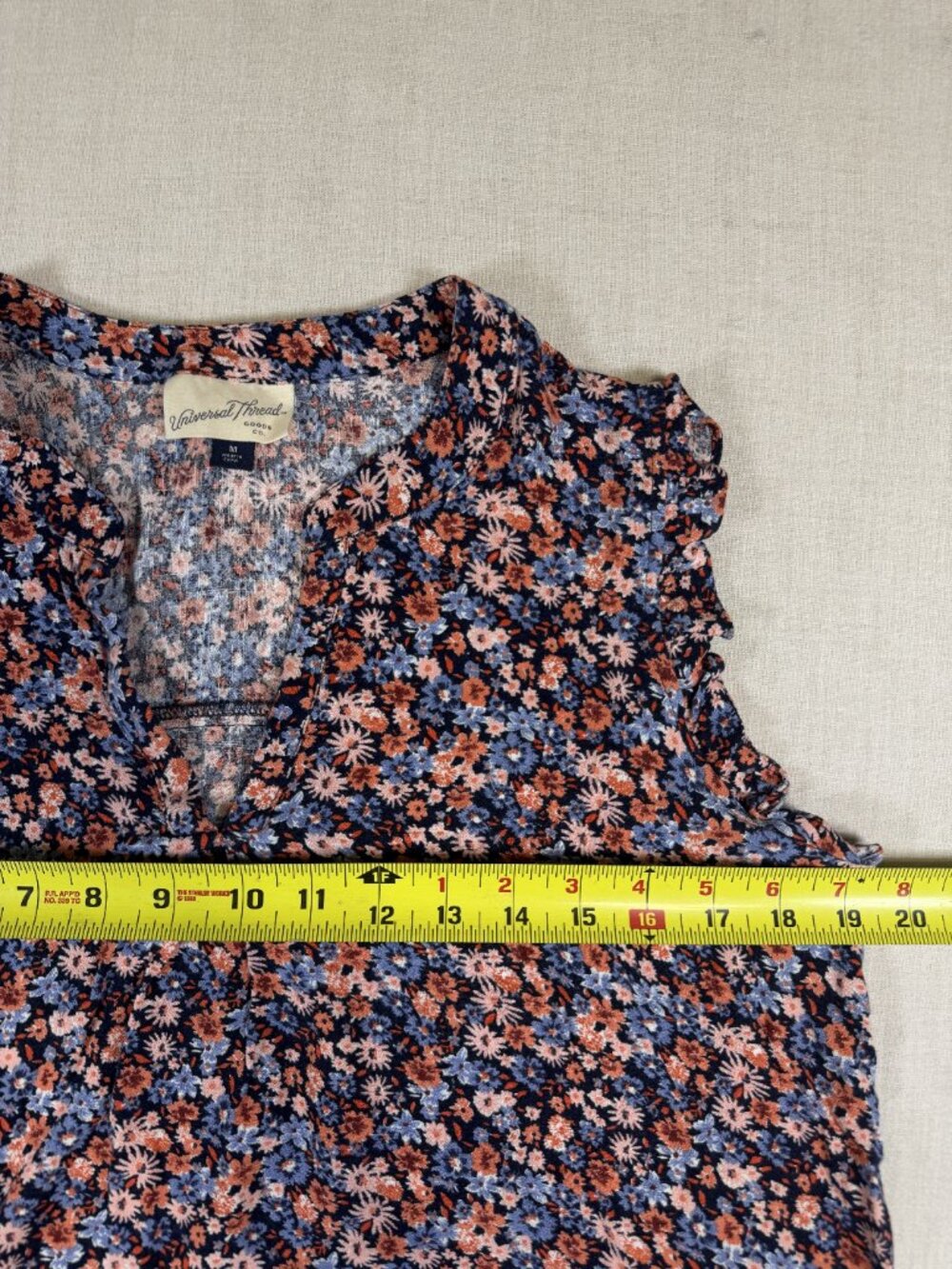 Universal Thread Floral Ruffle Blouse M Ditsy Flower Cottagecore Top - Picture 3 of 5